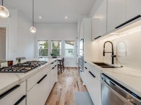 929  Bayonne Street , Dallas Texas 75212