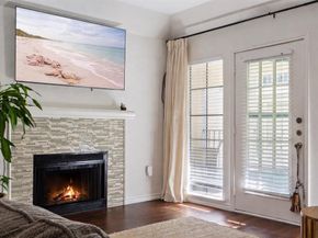 3105  San Jacinto Street  208, Dallas Texas 75204