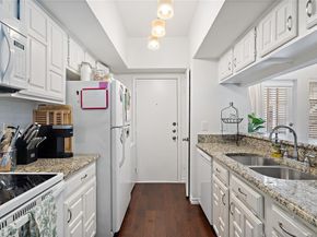 3105  San Jacinto Street  208, Dallas Texas 75204