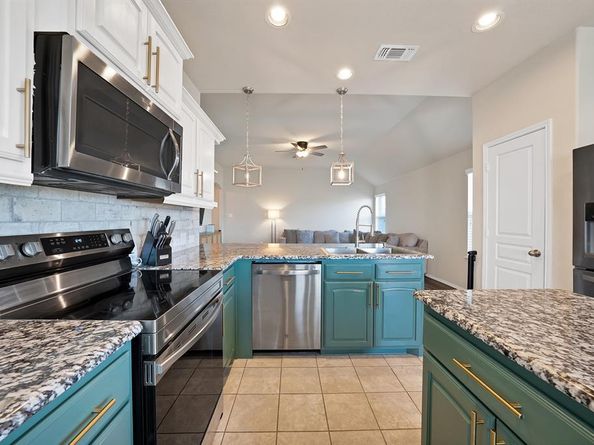 10329  Kingspoint Boulevard , Fort Worth Texas 76140