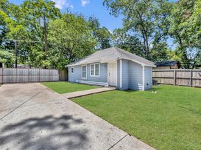 925  Brighton Avenue , Dallas Texas 75208