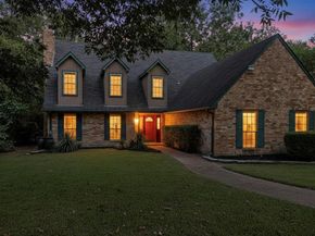 277  Creekwood Drive , Lancaster Texas 75146