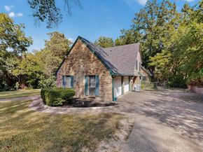 277  Creekwood Drive , Lancaster Texas 75146