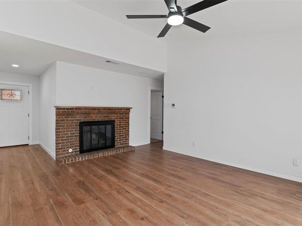 802  Greenbriar Drive , Garland Texas 75043