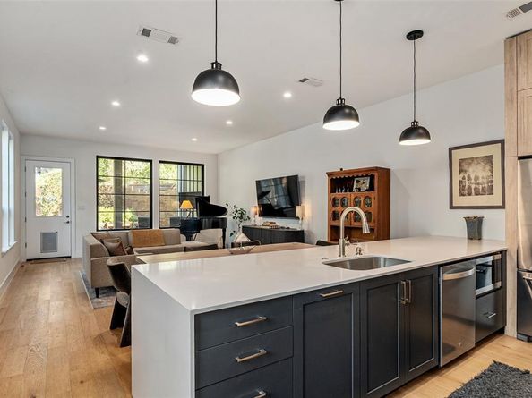 1220  Haines Avenue , Dallas Texas 75208