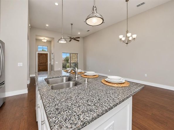 919  Birds Fort Trail , Arlington Texas 76005