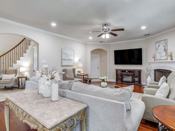 124  Lone Oak Drive , Crowley Texas 76036