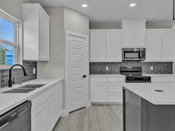 225  Nw 16th Street , Grand Prairie Texas 75050