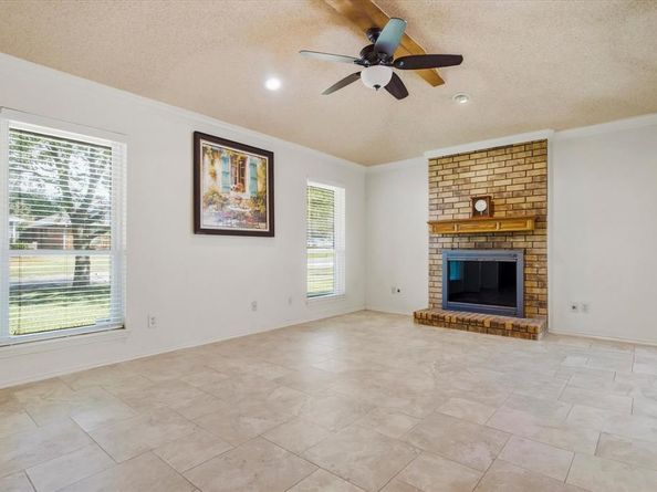 4202  Windhurst Drive , Arlington Texas 76015