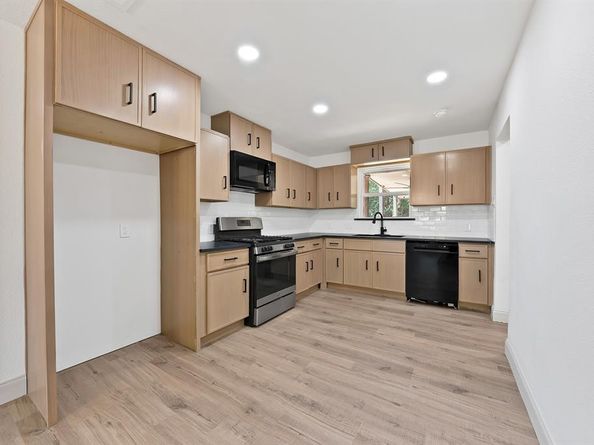 6224  Latta Street , Dallas Texas 75227