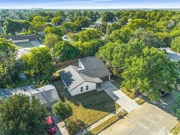 2018  Canterbury Street , Irving Texas 75062