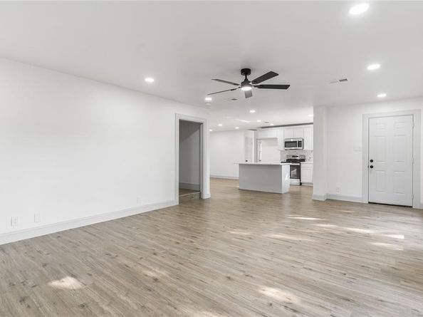 2018  Canterbury Street , Irving Texas 75062