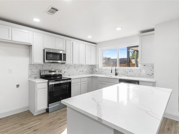 2018  Canterbury Street , Irving Texas 75062