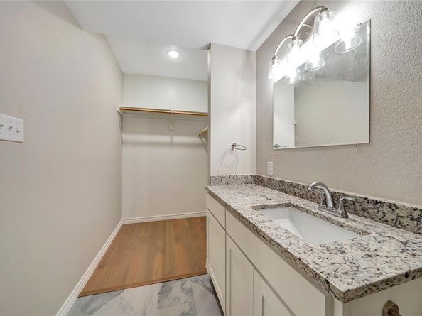 5325  Bent Tree Forest Drive  1104, Dallas Texas 75248