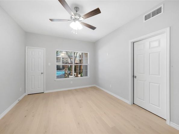 5325  Bent Tree Forest Drive  1104, Dallas Texas 75248