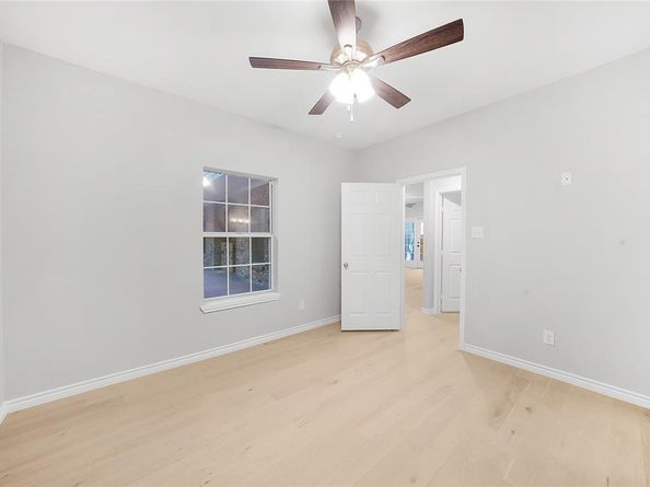 5325  Bent Tree Forest Drive  1104, Dallas Texas 75248