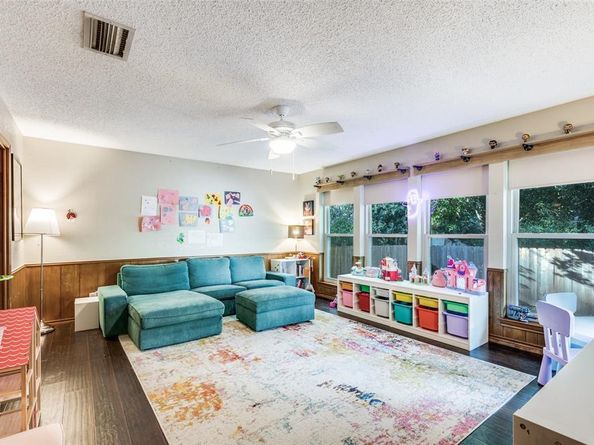 4111  Three Oaks Drive , Arlington Texas 76016