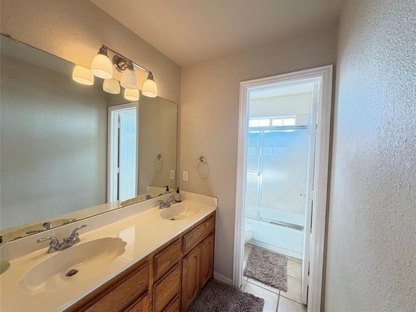 401 E Poplar Lane , Irving Texas 75063