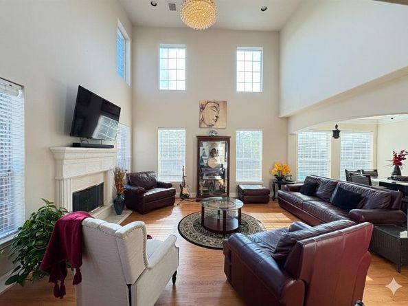 401 E Poplar Lane , Irving Texas 75063