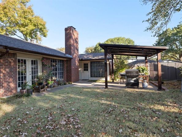 710  Waynelee Drive , Lancaster Texas 75146