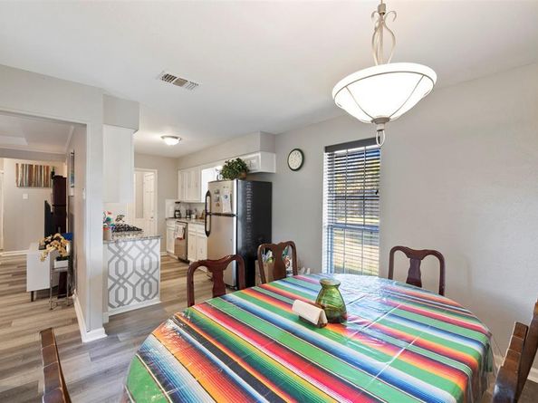 710  Waynelee Drive , Lancaster Texas 75146
