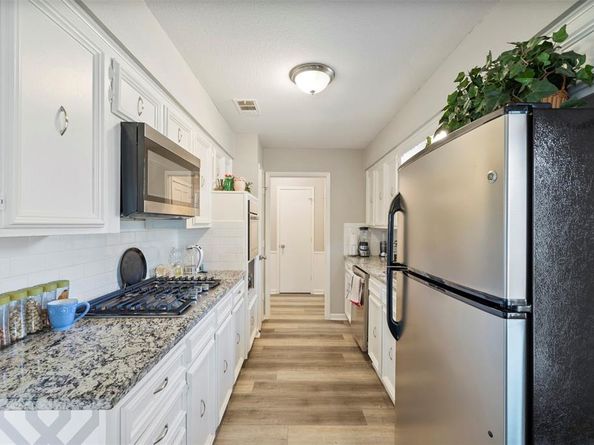 710  Waynelee Drive , Lancaster Texas 75146