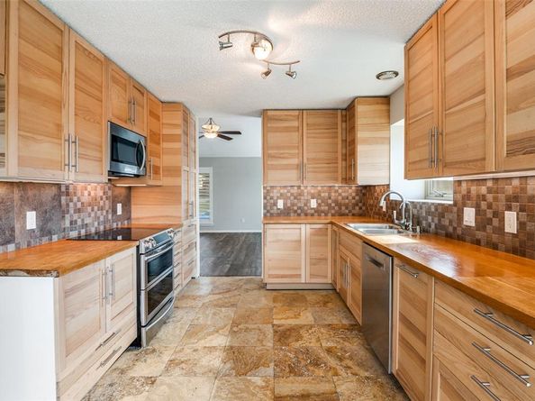 3801  Silver Maple Drive , Carrollton Texas 75007