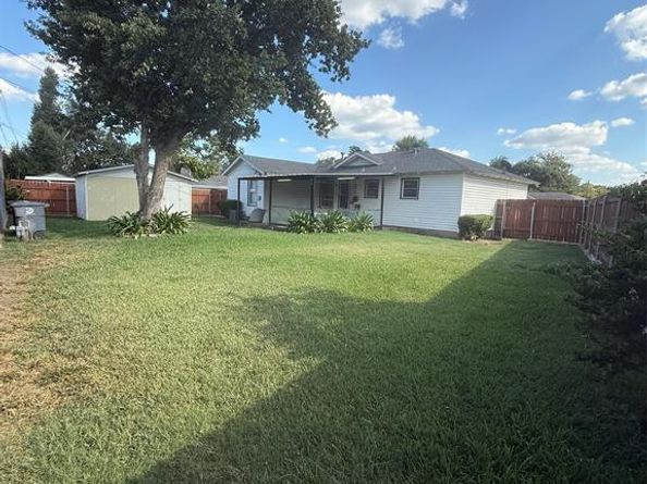 8133  Cavalier Circle , Dallas Texas 75227