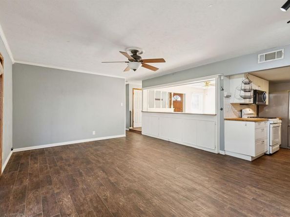 3209  Seaside Street , Irving Texas 75062