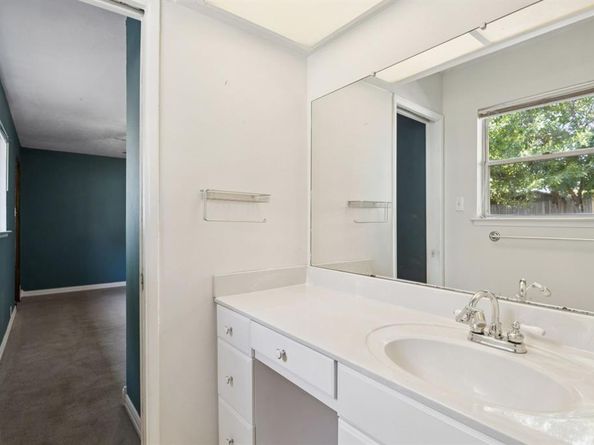 3209  Seaside Street , Irving Texas 75062