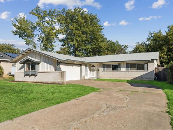 3209  Seaside Street , Irving Texas 75062