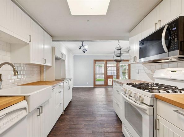 3209  Seaside Street , Irving Texas 75062