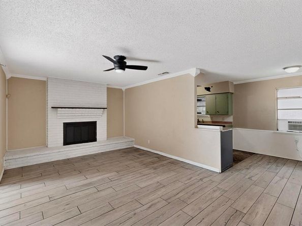 702  Rea Avenue , Lancaster Texas 75146