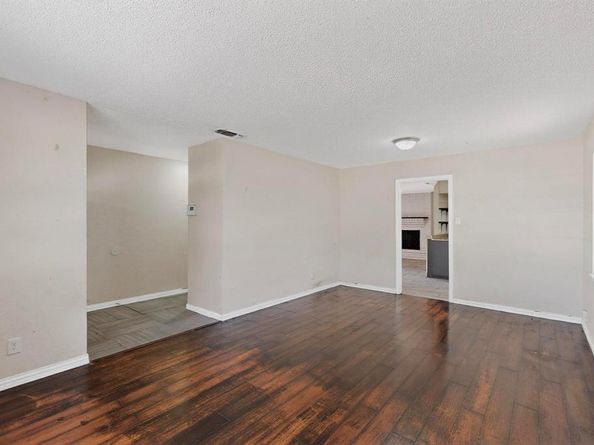 702  Rea Avenue , Lancaster Texas 75146