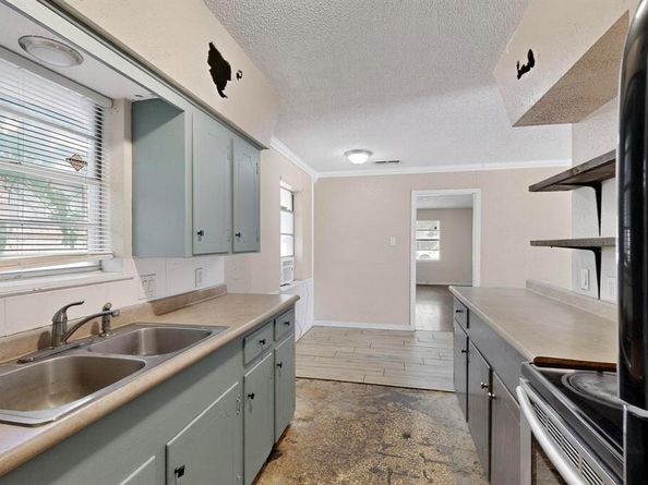 702  Rea Avenue , Lancaster Texas 75146