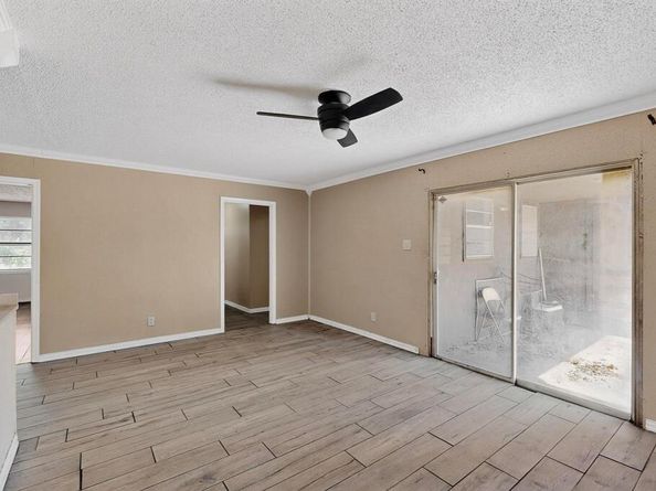 702  Rea Avenue , Lancaster Texas 75146