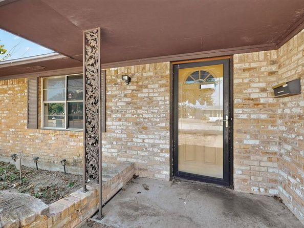 702  Rea Avenue , Lancaster Texas 75146