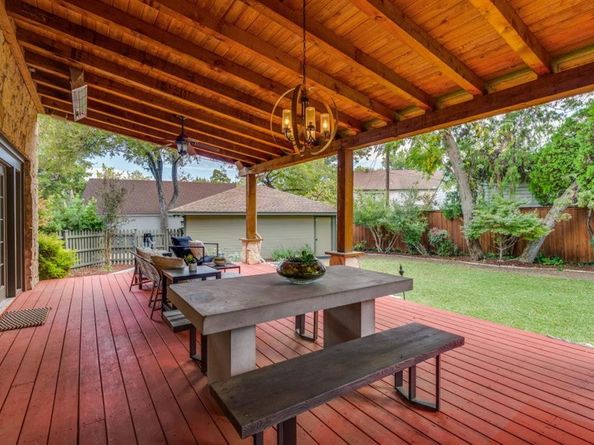 1112 S Canterbury Court , Dallas Texas 75208
