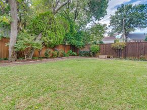 1112 S Canterbury Court , Dallas Texas 75208