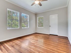1112 S Canterbury Court , Dallas Texas 75208