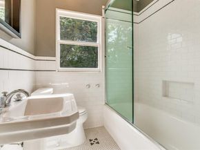 1112 S Canterbury Court , Dallas Texas 75208