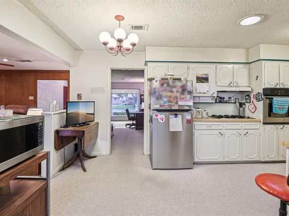 2105  Briarwood Boulevard , Arlington Texas 76013