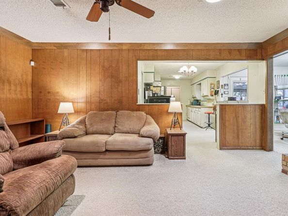 2105  Briarwood Boulevard , Arlington Texas 76013