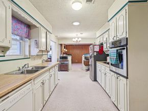 2105  Briarwood Boulevard , Arlington Texas 76013