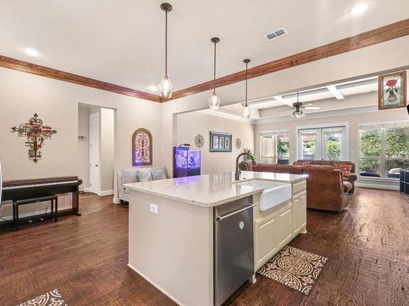 2112  Carleton Avenue , Fort Worth Texas 76107