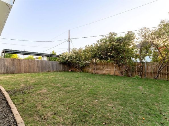 6400  Meadow Glen Drive , Arlington Texas 76018