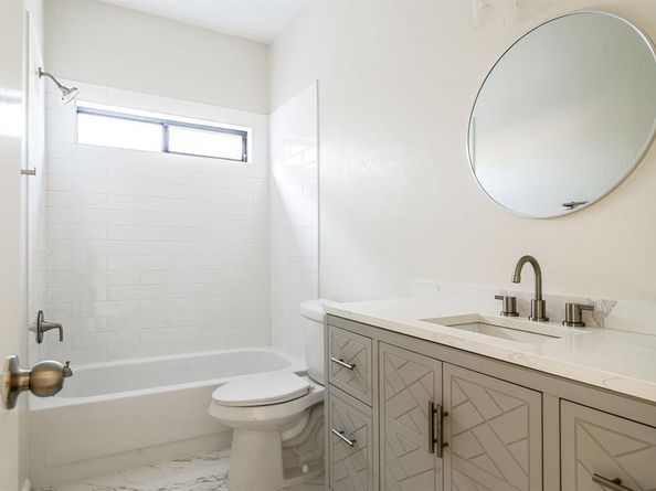 6400  Meadow Glen Drive , Arlington Texas 76018