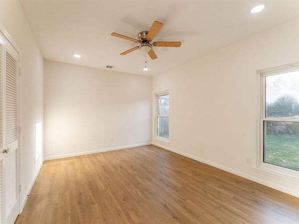 6400  Meadow Glen Drive , Arlington Texas 76018