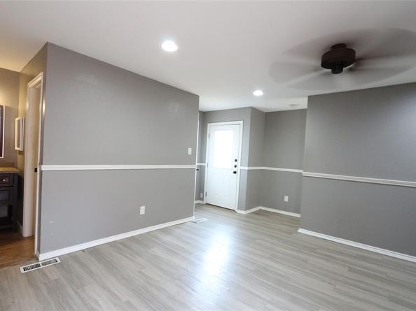 9805  Walnut Street  212, Dallas Texas 75243