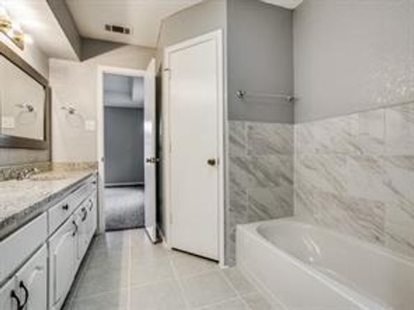 2433  Hallmark Street , Grand Prairie Texas 75052